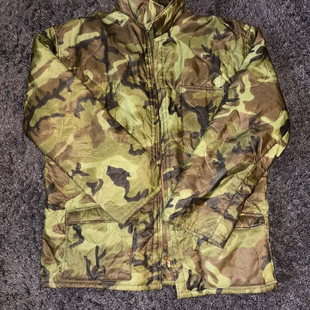 Vintage Military Tailor Made ERDL Camouflage Quilted Poncho Liner Jacket